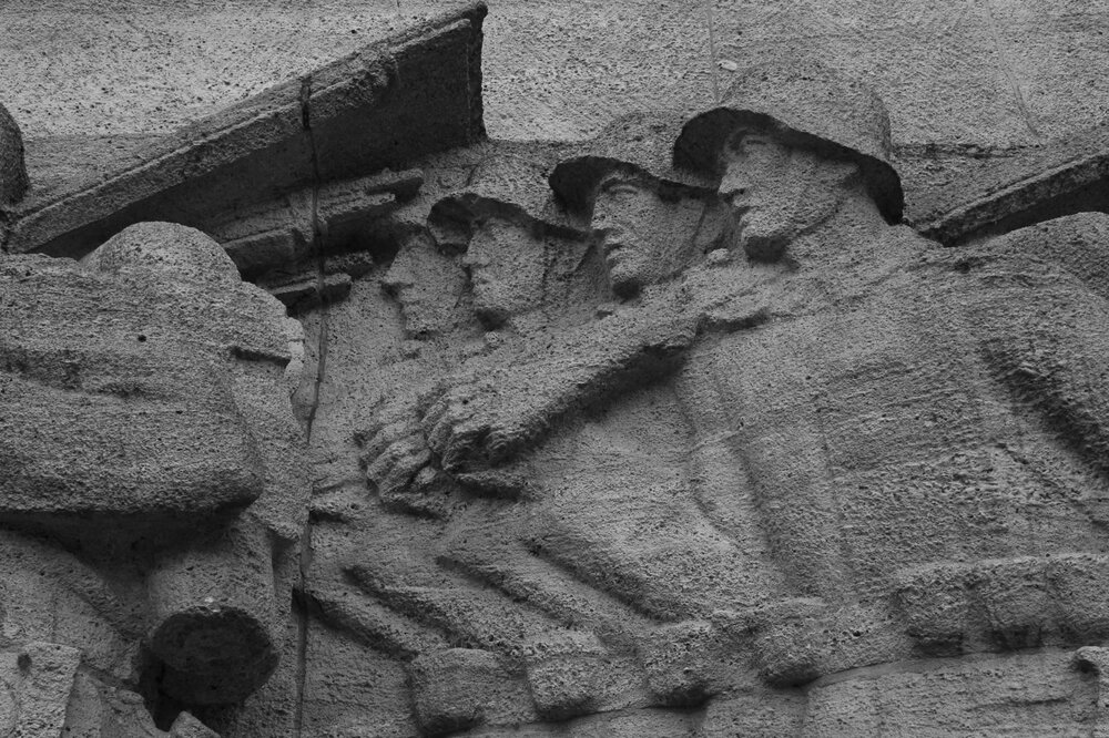 Kriegerdenkmal, Hamburg, photo by Marek Domański.